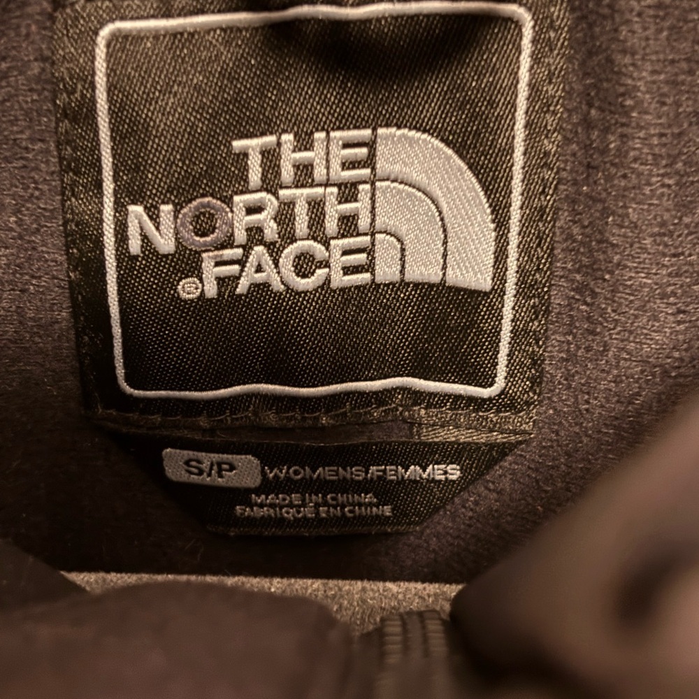 SOLD The North Face Gore-Tex Waterproof Hooded Black Jacket Women’s Small - Picture 5 of 12